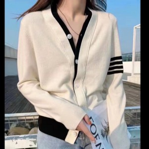 V-neck knitted cardigan Autumn Winter Loose Contrast Fashion Sweater loose coat