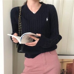 Autumn and Winter New Women's Fashion V-neck Long Sleeve Loose knit Sweater